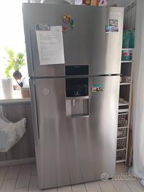 Frigorifero combinato inox con dispenser acqua 