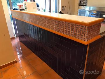 Bancone bar o retrobanco