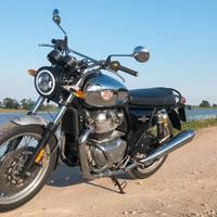 Royal Enfield Interceptor 650_Chrome