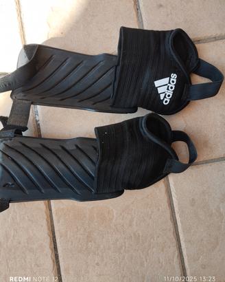 parastinchi calcio Adidas