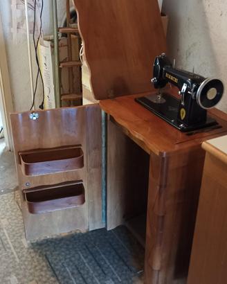 macchina da cucire con mobiletto