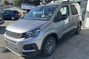 PEUGEOT Rifter BlueHDi 100 S&S Allure Pack Stand