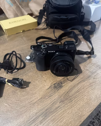 Vende Sony Alpha 6400