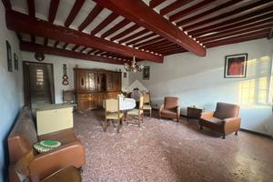 CASA DI CORTE A CAPANNORI