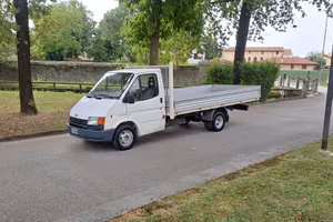 Ford Transit 2.5 D CASSONE DI 4,2 metri