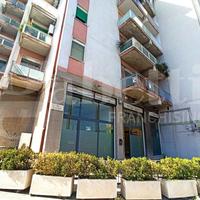 Via La Farina, locale di ampia metratura