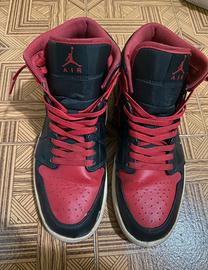 Air Jordar 1 rosse e nere
