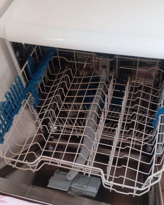Lavastoviglie Indesit