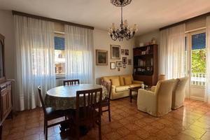 Ampio quadrilocale Verano Brianza