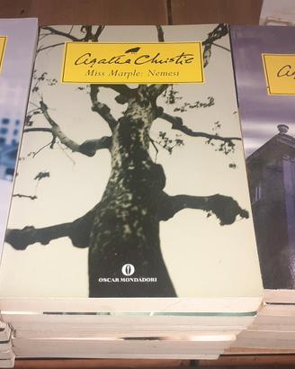 agatha christie oscar mondadori 