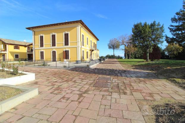 4 LOCALI A GIULIANOVA