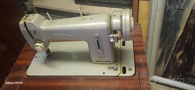 macchina da cucire Necchi