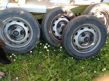  cerchi gomme Renault 4 a €200,00 trattabili 