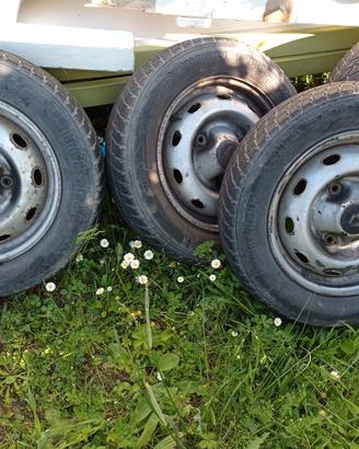  cerchi gomme Renault 4 a €200,00 trattabili 