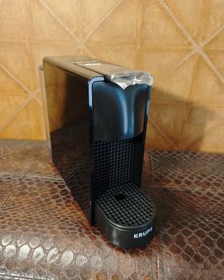 Macchina caffè NESPRESSO ESSENZA MINI - INISSIA