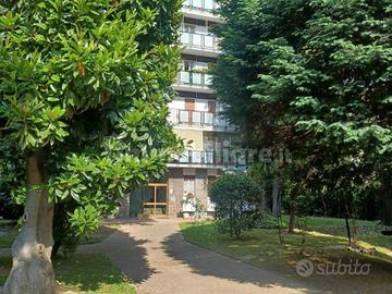 Cantina finestrata di 4 mq in zona isola