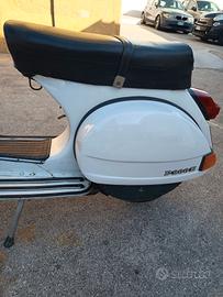 Vespa P200E