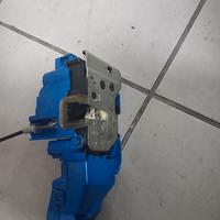 Serratura porta anteriore sinistra 500 l