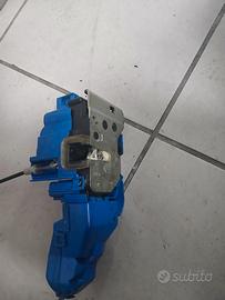 Serratura porta anteriore sinistra 500 l