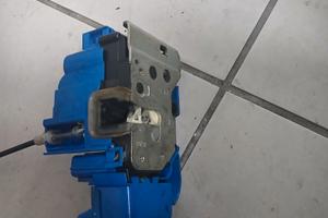 Serratura porta anteriore sinistra 500 l