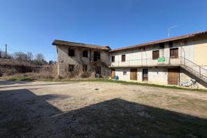 CASA FRIULANA DAGLI AMPI SPAZI CON GRANDE POTEN...