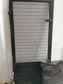 Porta in ferro da garage o legnaia