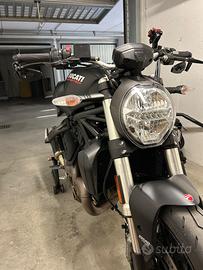 Ducati Monster 821 dark