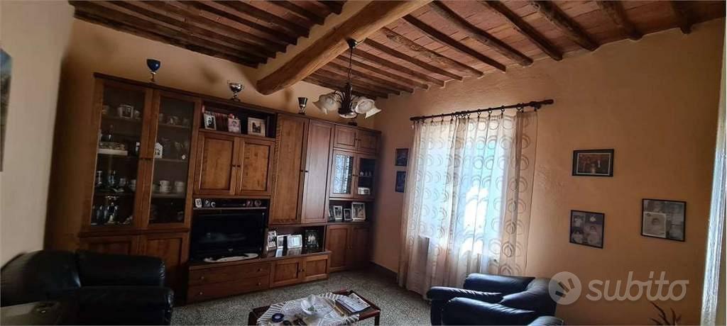 Rustico / Casale di 200 m² con più di 5 locali e b - Vista 5