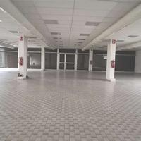 Cavaria - Ampio locale commerciale di 400 mq con p