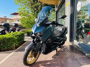YAMAHA X-MAX 300 TUTTO INCLUSO ANCHE PASSAGGIO!