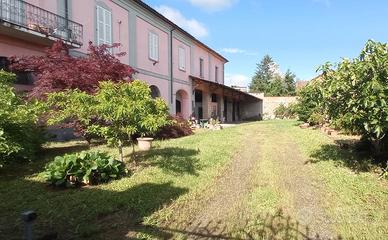 Ampio e luminoso Casale a Codevilla (PV)