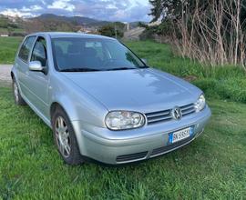 VOLKSWAGEN Golf 4ª serie - 2001