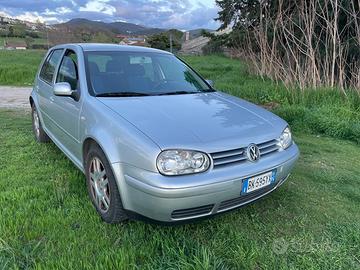 VOLKSWAGEN Golf 4ª serie - 2001