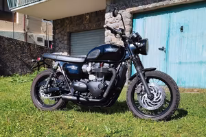 Triumph Bonneville T120  Black Edition 