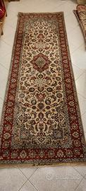 Tappeto persiano passatoia di Isfahan in seta.