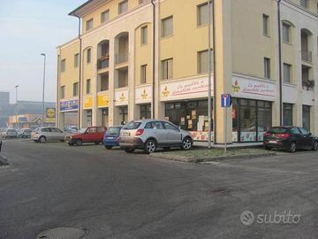 Attività / Licenza di 100 m² a Bagnolo Mella