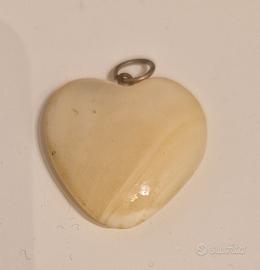 Ciondolo cuore in conchiglia 