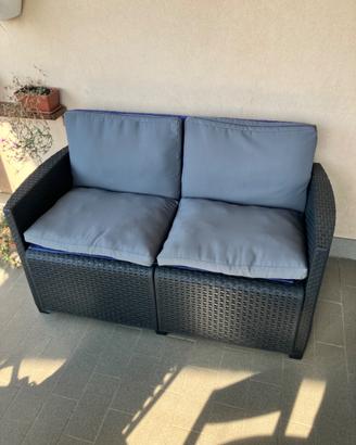 Divanetto piu tavolino