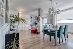 Attico / Mansarda di 258 m² con più di 5 locali e 