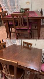 Vetrina e tavolo con sedie