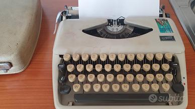 macchina da scrivere vintage