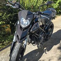 Ducati Hypermotard 796