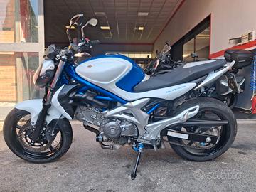 suzuki glaudius 650 2010