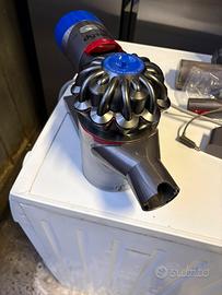 Dyson v8