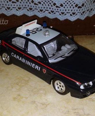 Alfa 156, Fiat 131, moto Carabinieri