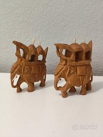 Coppia elefanti in legno di sandalo intagliati