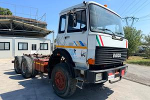 Iveco 330 35 a telaio 6x4