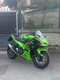 Kawasaki ninja 500 se