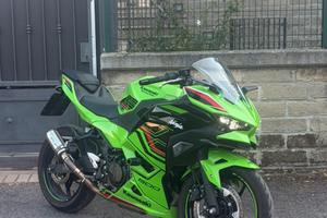 Kawasaki ninja 500 se