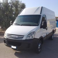 Iveco Daily 35c12 Furgone di Serie passo medio - 2